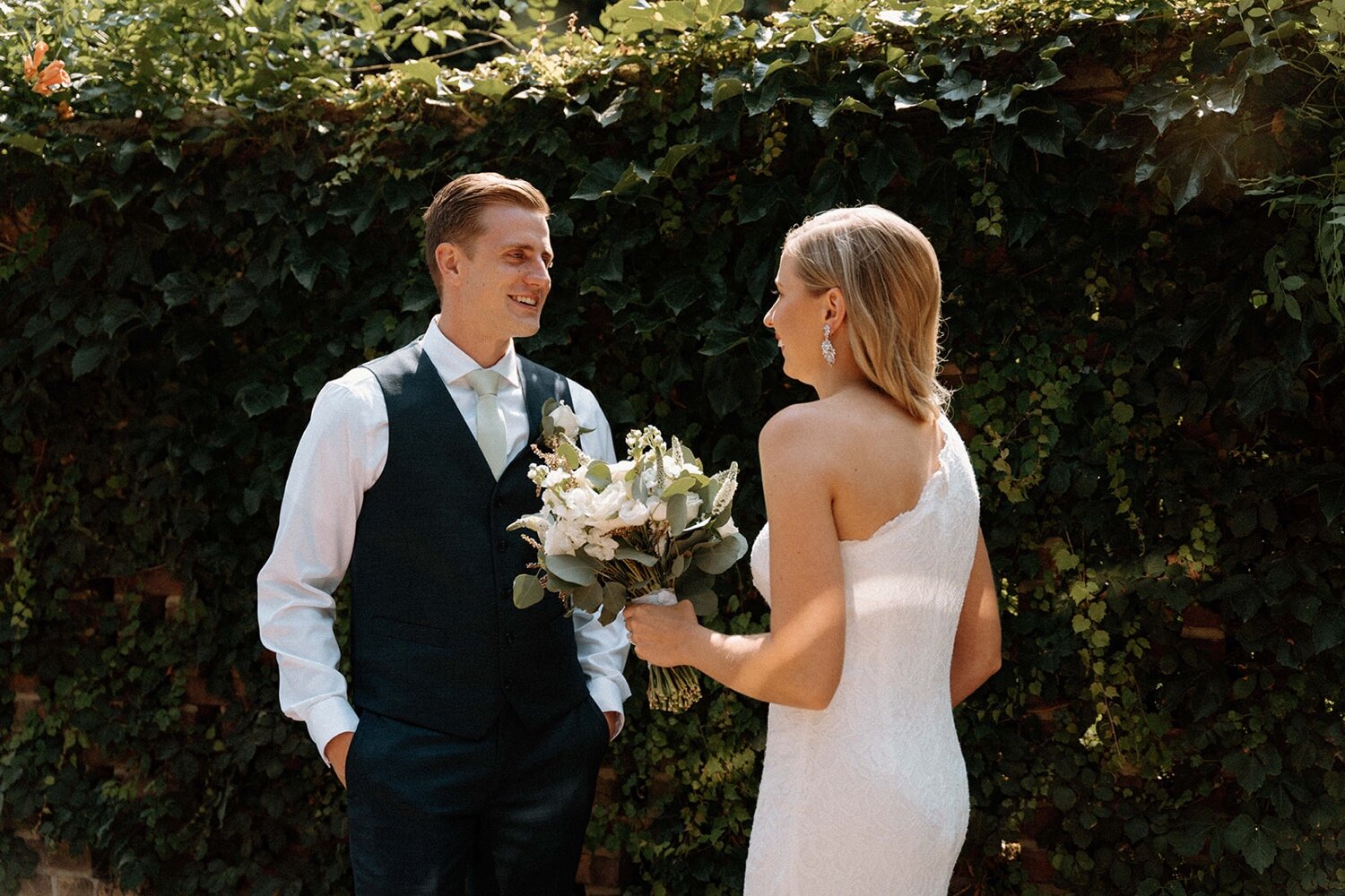 Bride and groom have intimate first look at Chicago elopement