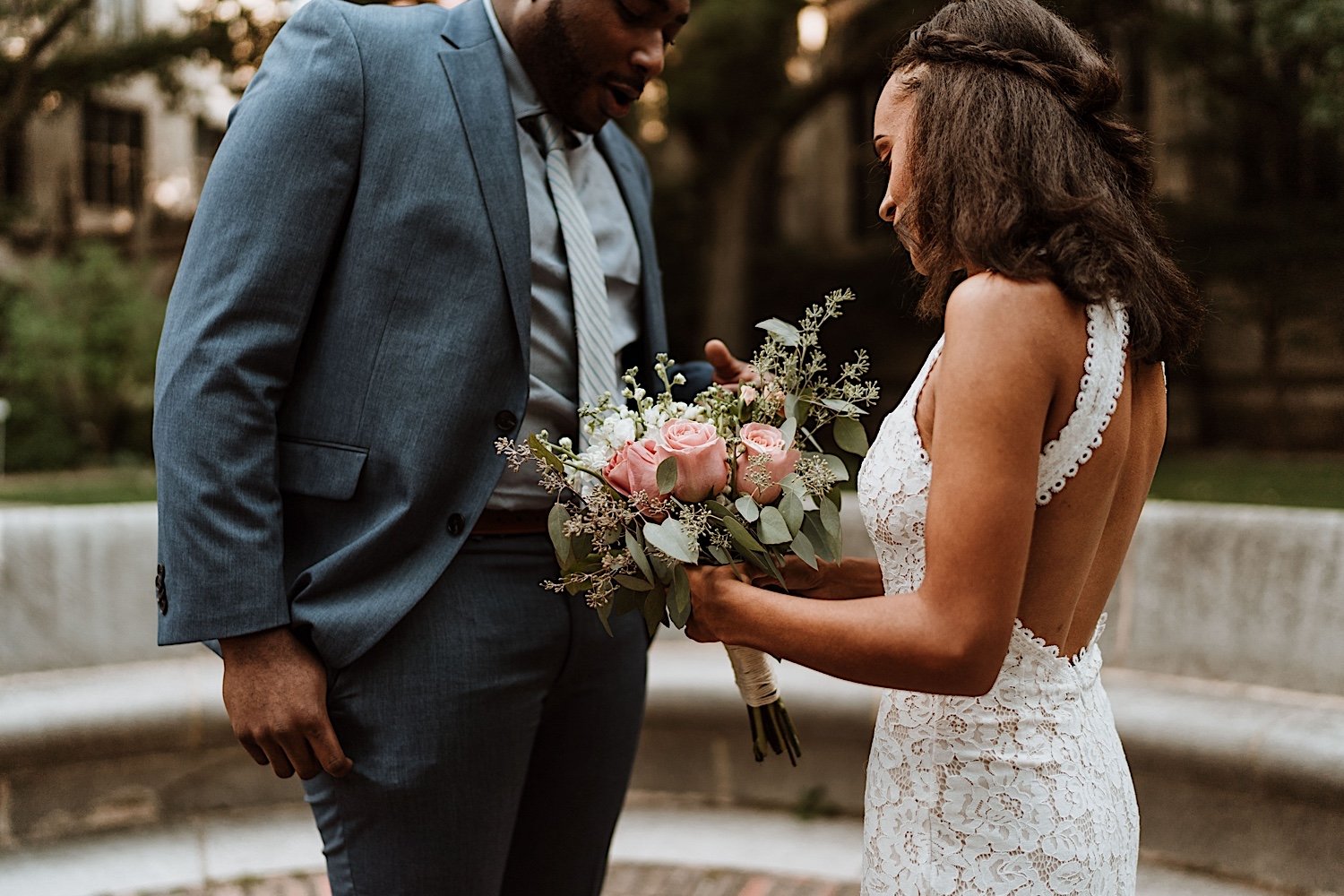 Bride and groom share first look at University of Chicago elopement