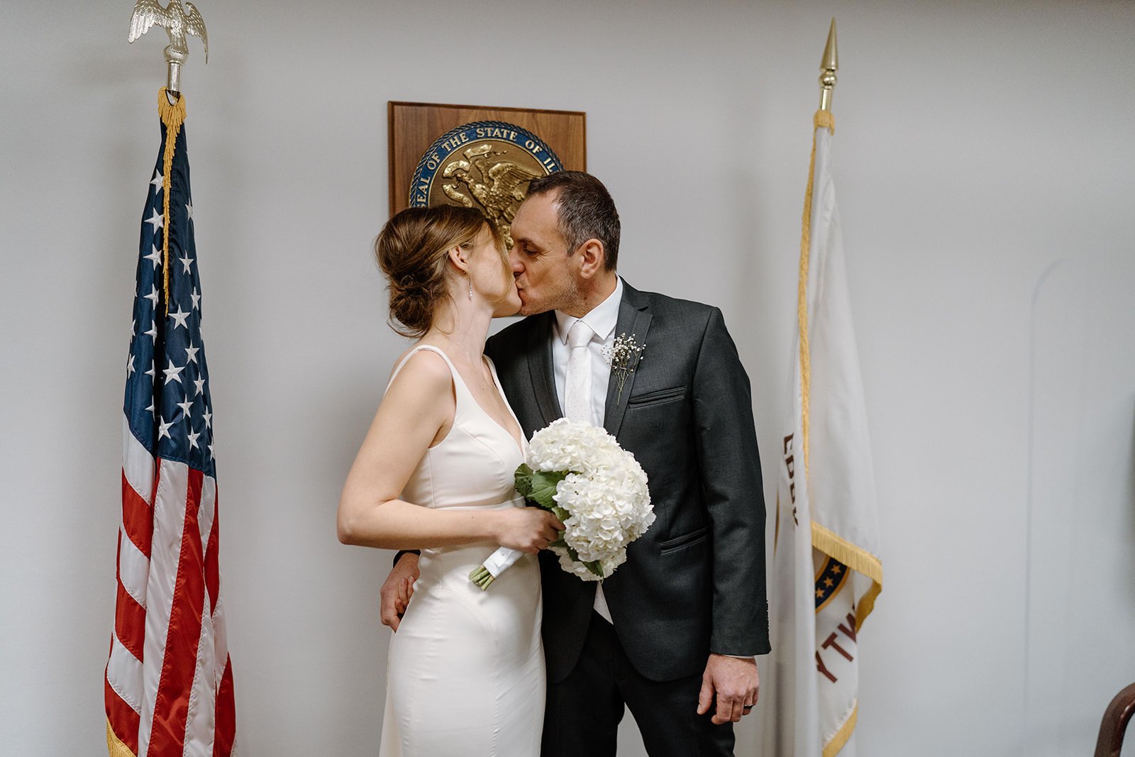 Chicago winter elopement at City Hall