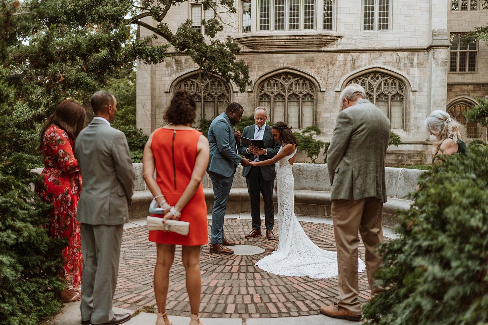 Bride and groom elope at the University of Chicago campus